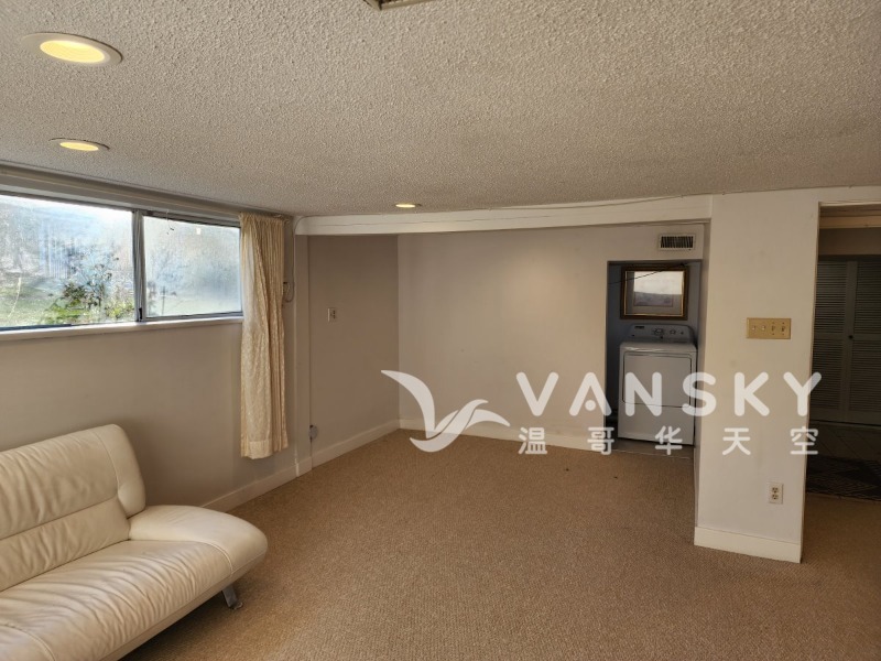 230124155107_living area2.jpg